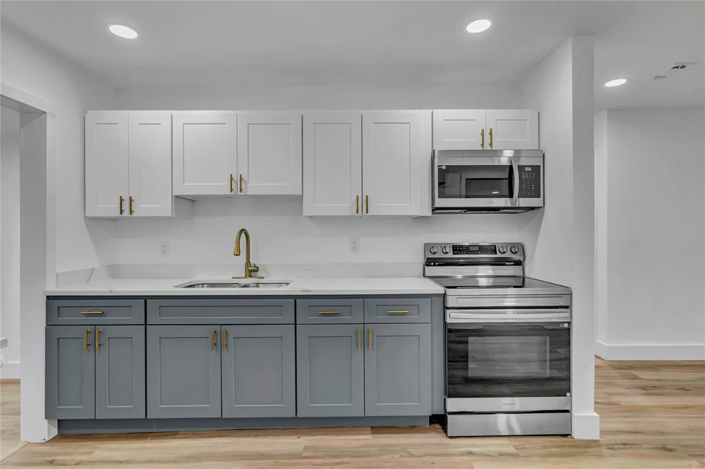 3709 S Hughes Avenue