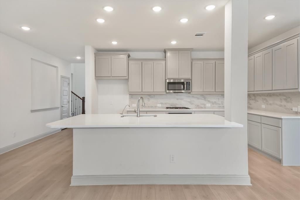 Photo of 3208 Heathrow Road, Mesquite, TX 75181 (MLS # 21229750)