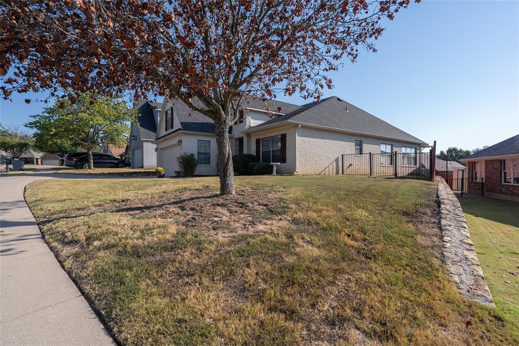 2812 Greenway Drive