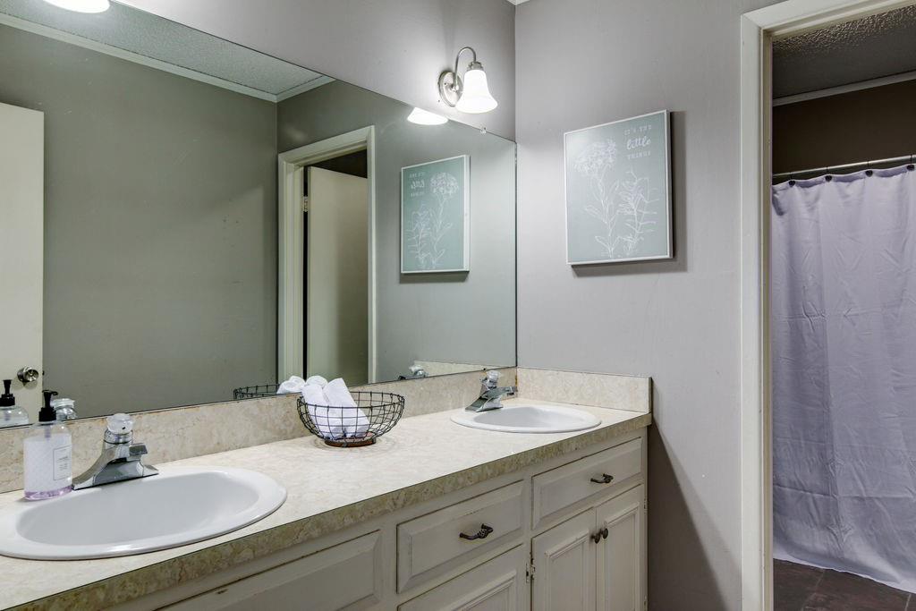 BILL ROGERS ESTATES - Residential