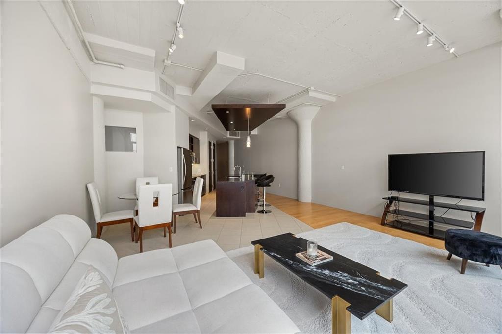 One Montgomery Plaza Residence Condo - Residential Lease