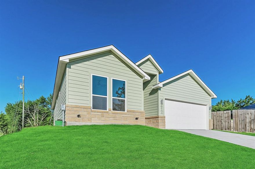 Super cute new construction with beautiful interiors. Affordably priced. Three bedrooms and an open kitchen. Shaker cabinets and granite countertops in kitchen. Beautifully appointed bathrooms. A lot to see in a cute and comfortable home.