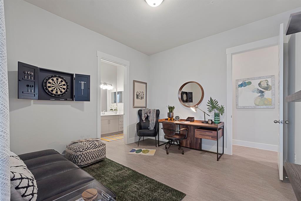 Mansions of Oak Point - Residential Lease