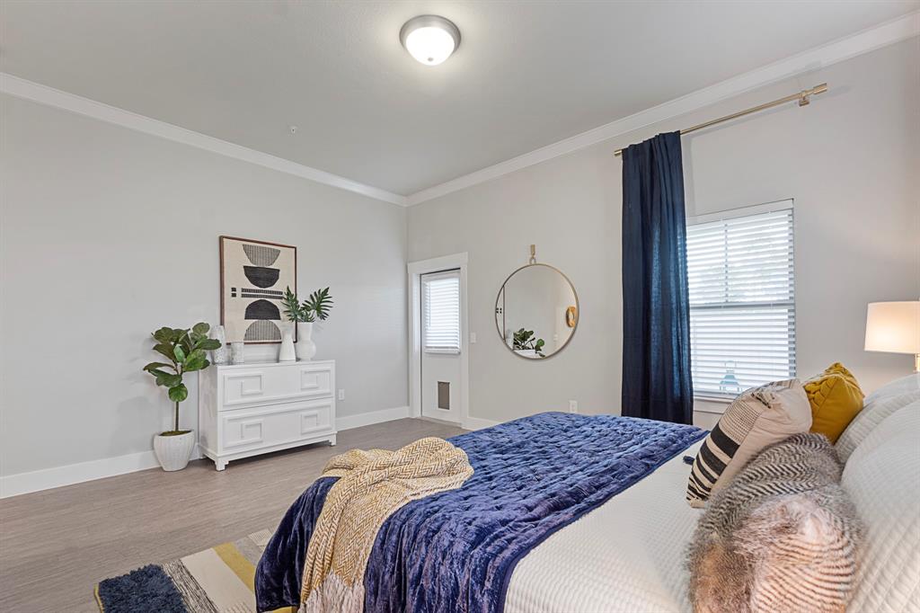 Mansions of Oak Point - Residential Lease