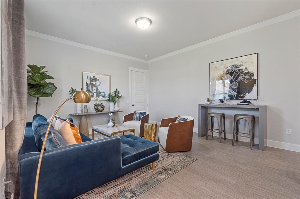 Mansions of Oak Point - Residential Lease