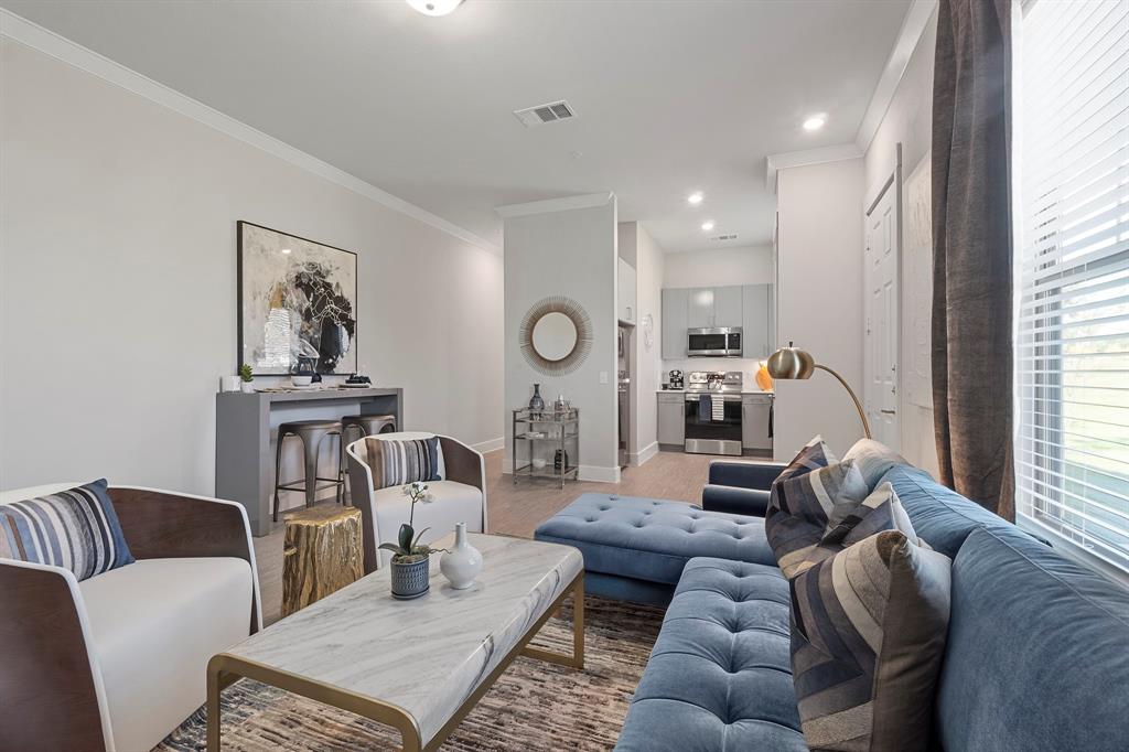 Mansions of Oak Point - Residential Lease