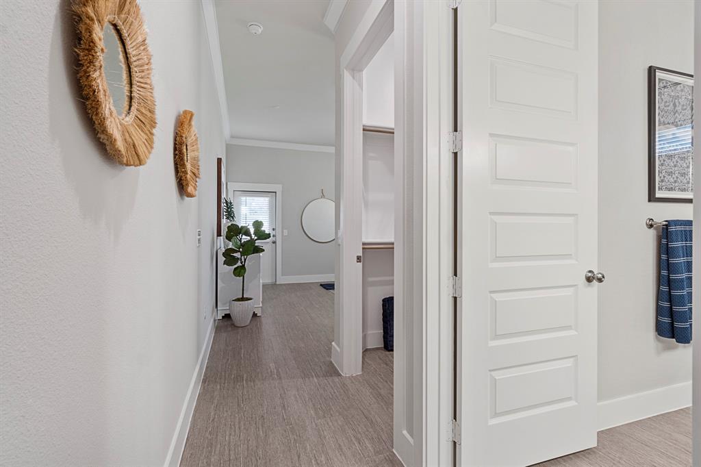 Mansions of Oak Point - Residential Lease