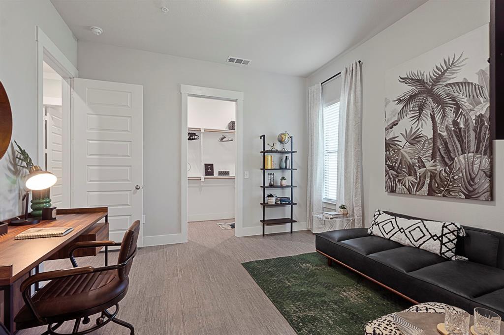 Mansions of Oak Point - Residential Lease