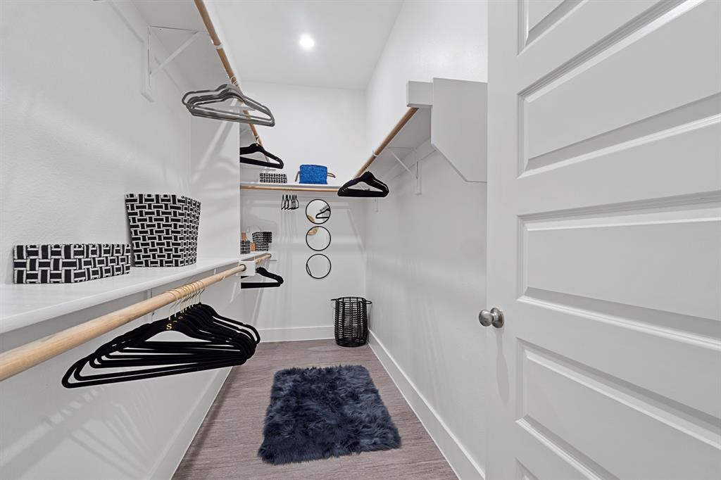 Mansions of Oak Point - Residential Lease