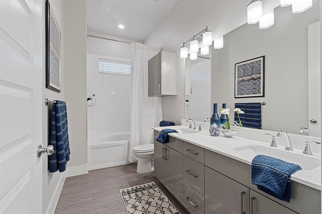 Mansions of Oak Point - Residential Lease