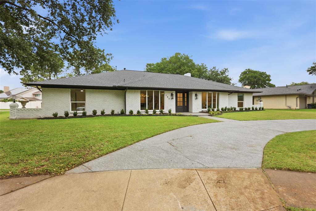 105 Wellesley Drive
