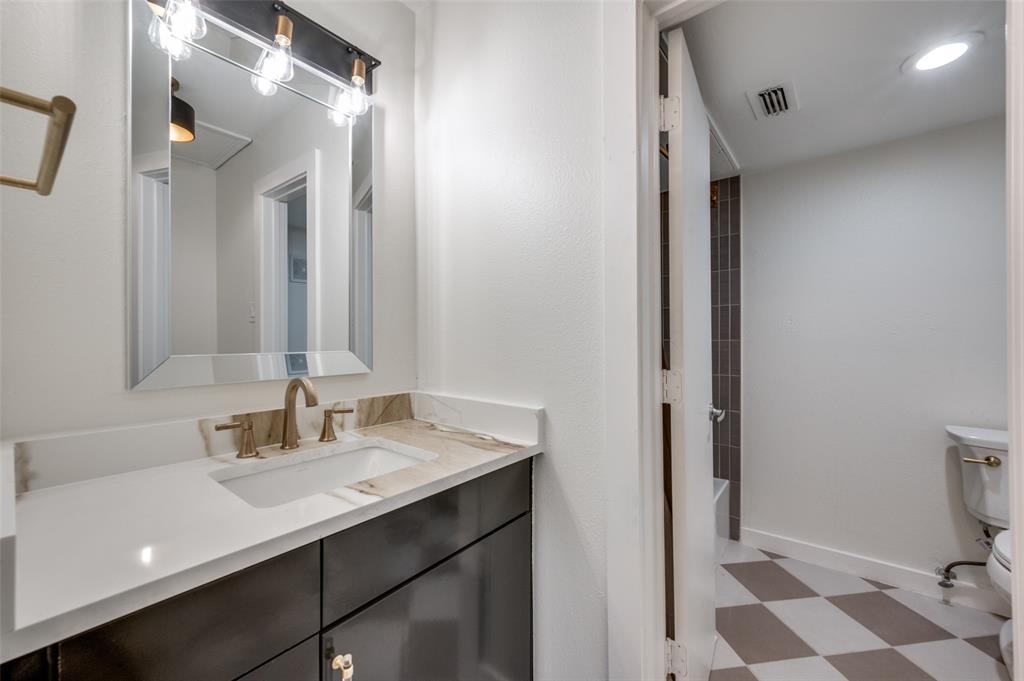 4616 West Lovers Lane Condos B - Residential