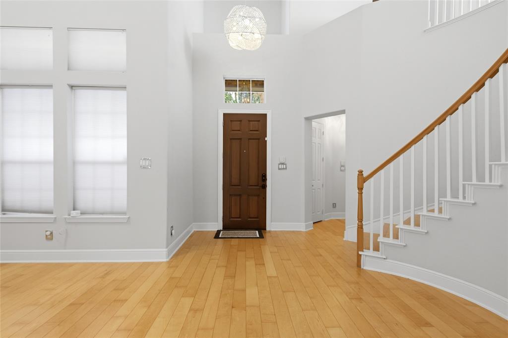 6925 Medallion Drive