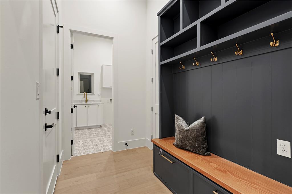 Lake Crest - Residential