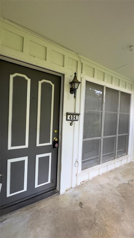 404 Hollyhill Ln, Lane 404