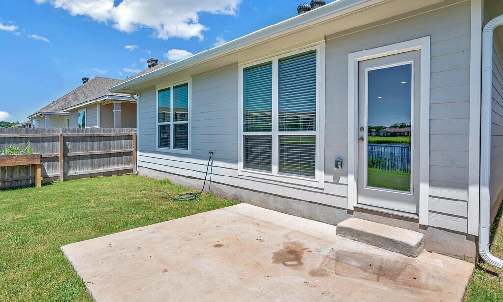 LAKES AT UNIVERSITY PARKS - Residential