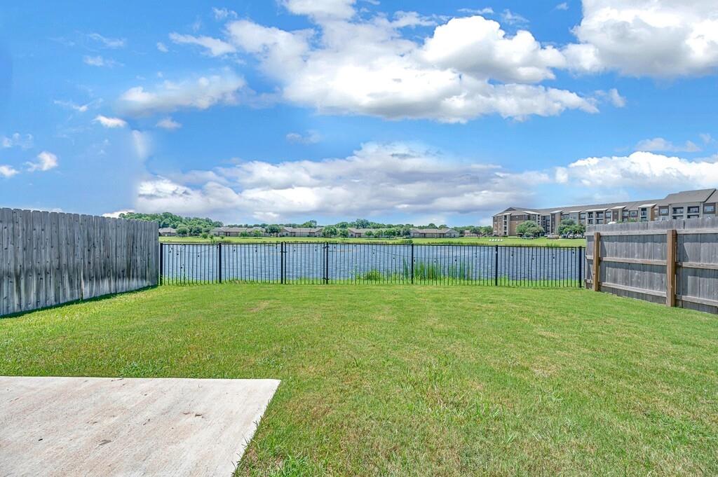 LAKES AT UNIVERSITY PARKS - Residential