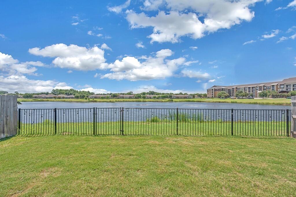 LAKES AT UNIVERSITY PARKS - Residential