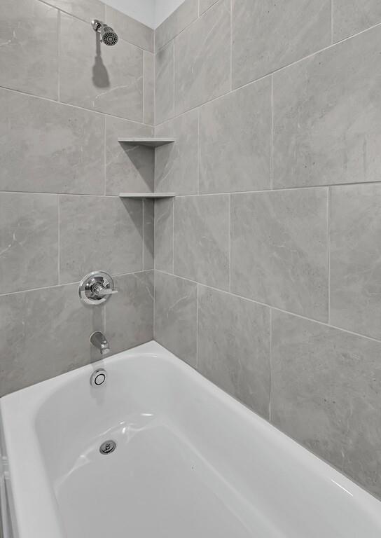 LAKES AT UNIVERSITY PARKS - Residential