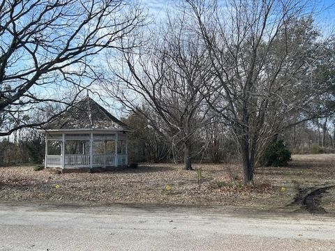 Photo of TBD .81 AC Wallace Street, Whitewright, TX 75491 (MLS # 21170900)