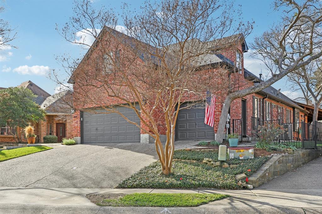 1809 Lakeshore Court