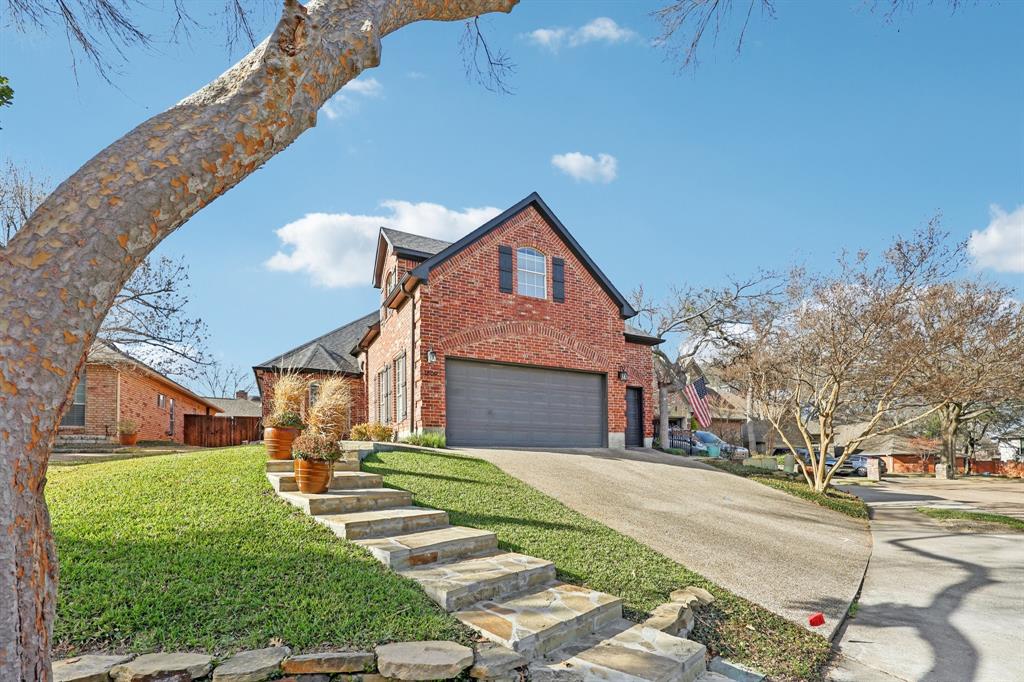 1809 Lakeshore Court