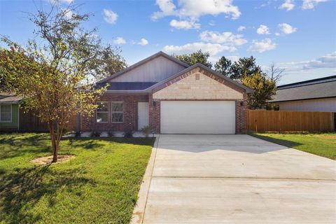 1011 Maloma Court Tool TX 75143