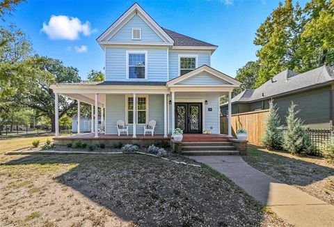 704 W Hull Street Denison TX 75020