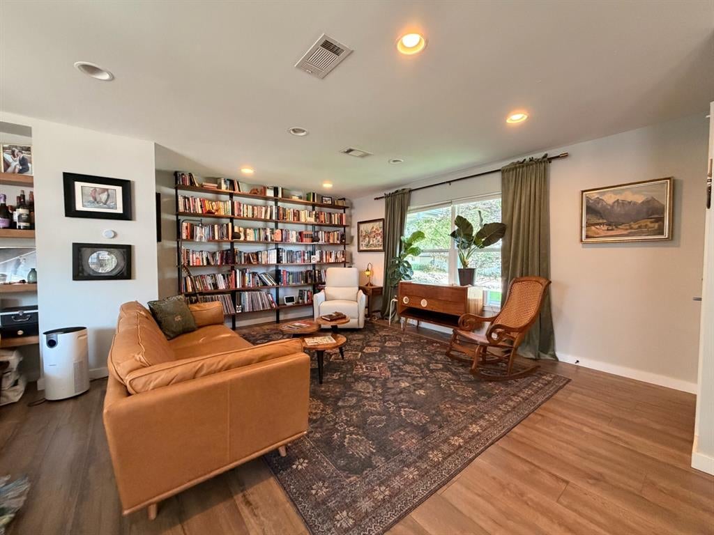 721 Hurstview Drive