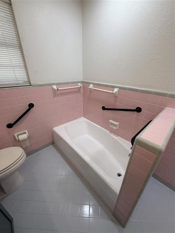 Highland Oaks 02 01 Inst - Residential Lease