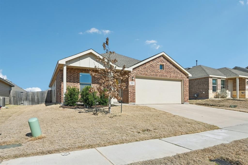 Photo of 8313 Grand Oak Road, Fort Worth, TX 76123 (MLS # 21187717)