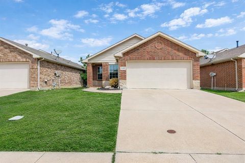 Photo of 2201 Sweetwood Drive, Fort Worth, TX 76131 (MLS # 21233244)