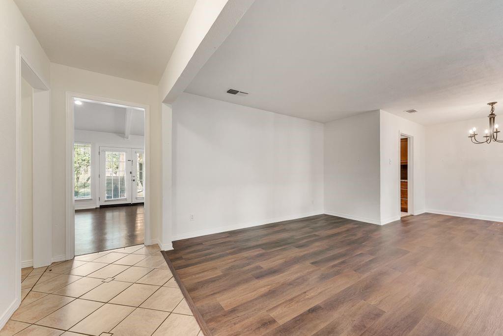 123 S Venice Drive