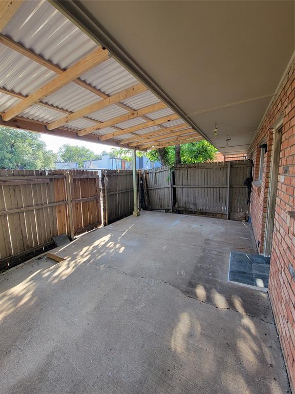 the burgundy condominiums - Residential