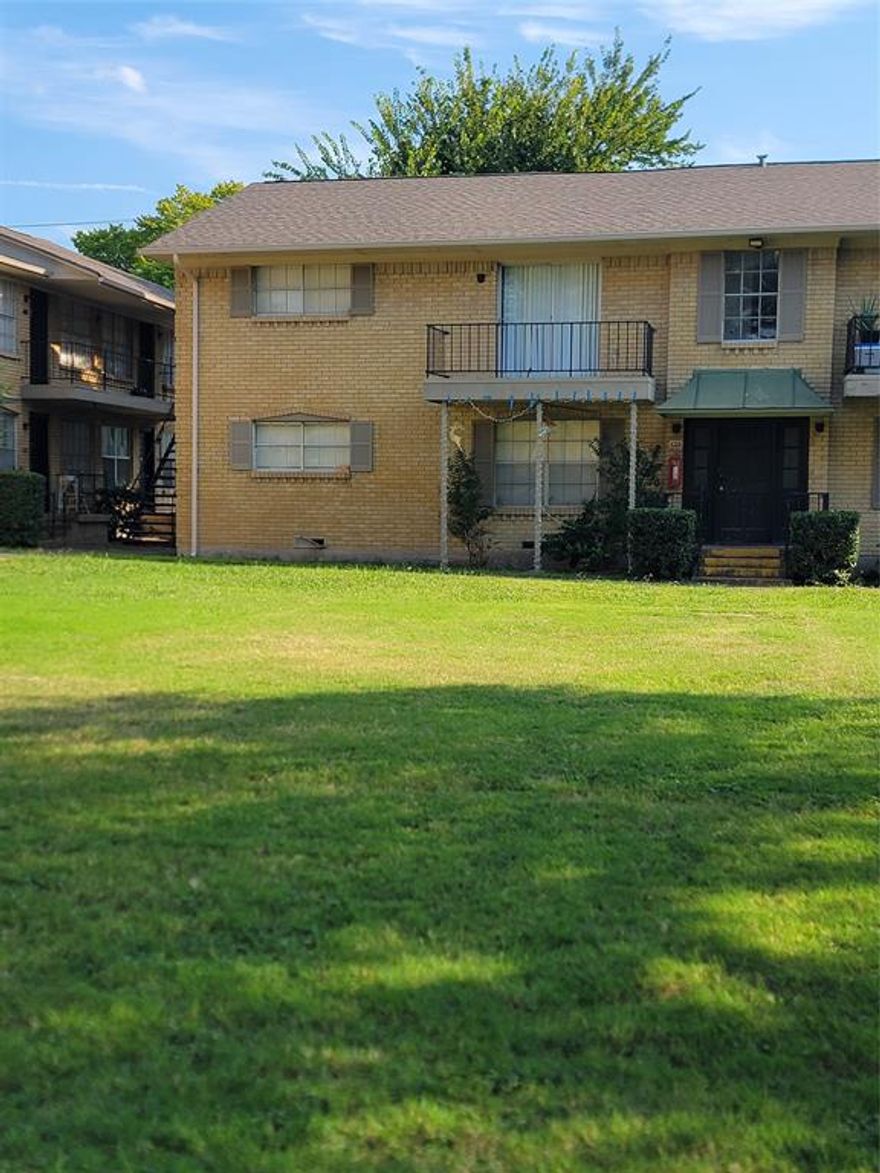 Condominium located in the Marsh lane and 635 Highway area 2 bedrooms 1 bath with a patio. please contact listing agent for any questions regarding this listing. 
Seller willing to owner finance this and two more condominiums he has in same community. for more information please contact listing agent. Condominiums are rented one a month to month basis.