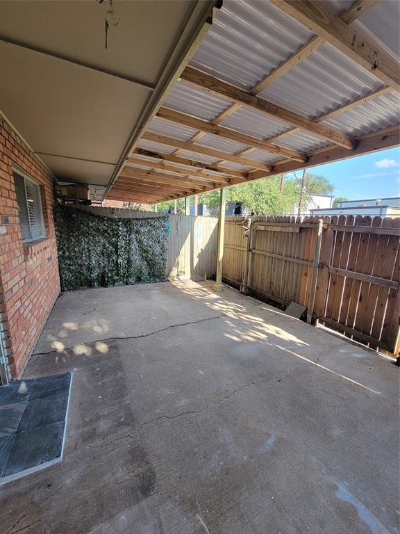 the burgundy condominiums - Residential