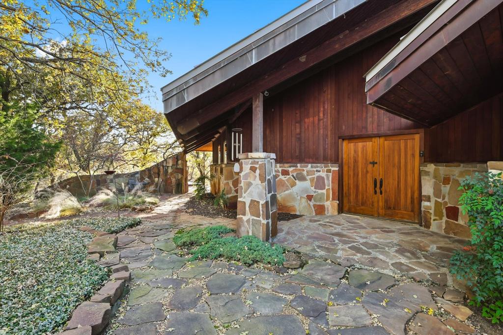 Emerald Sound At Lake Lewisvil - Residential