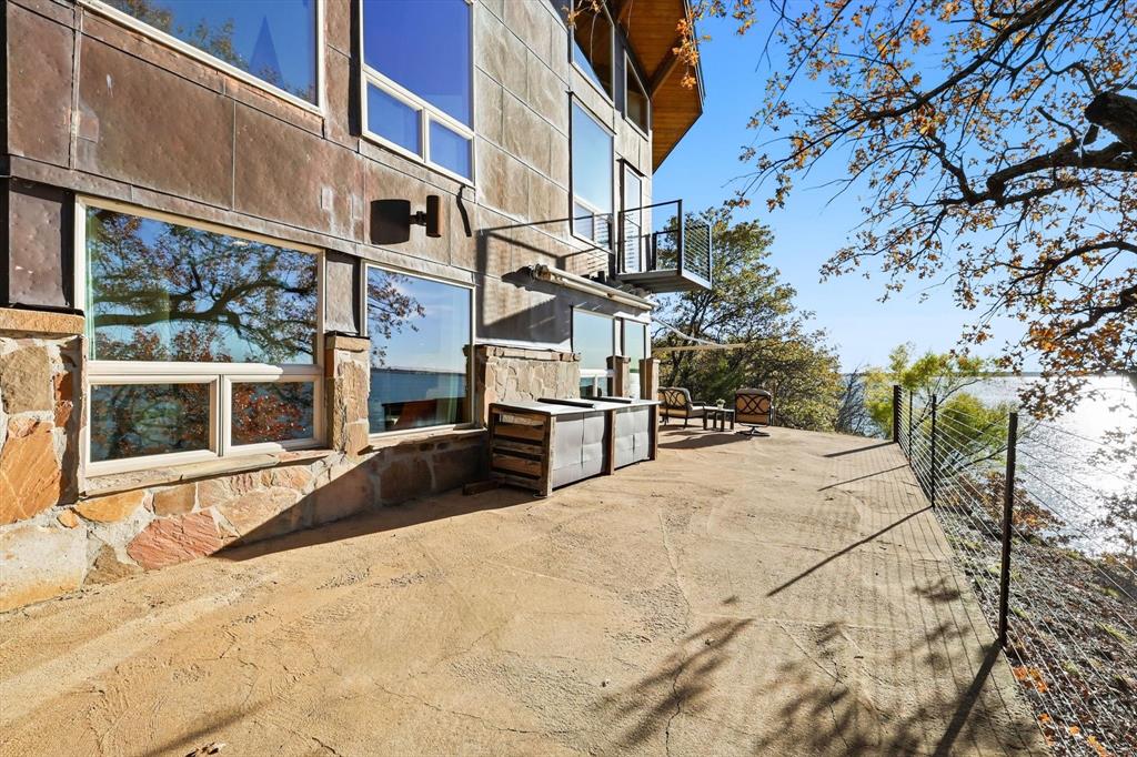 Emerald Sound At Lake Lewisvil - Residential