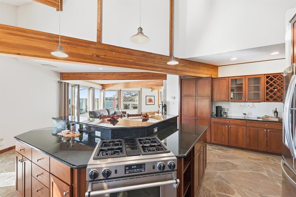 Emerald Sound At Lake Lewisvil - Residential