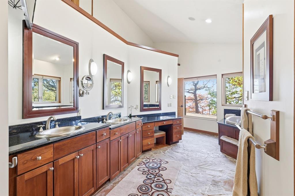 Emerald Sound At Lake Lewisvil - Residential