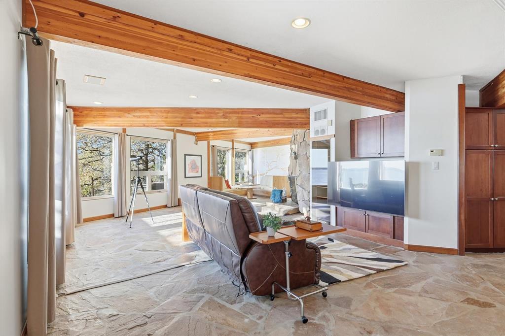 Emerald Sound At Lake Lewisvil - Residential