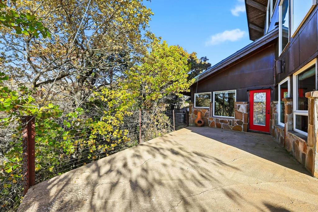 Emerald Sound At Lake Lewisvil - Residential