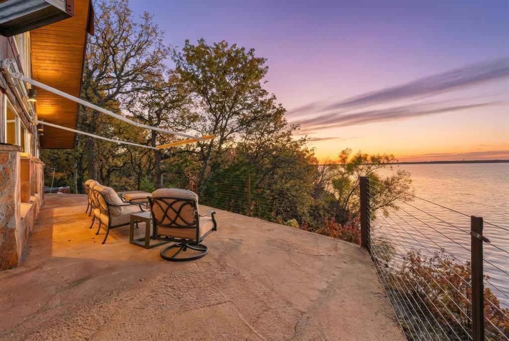 Emerald Sound At Lake Lewisvil - Residential