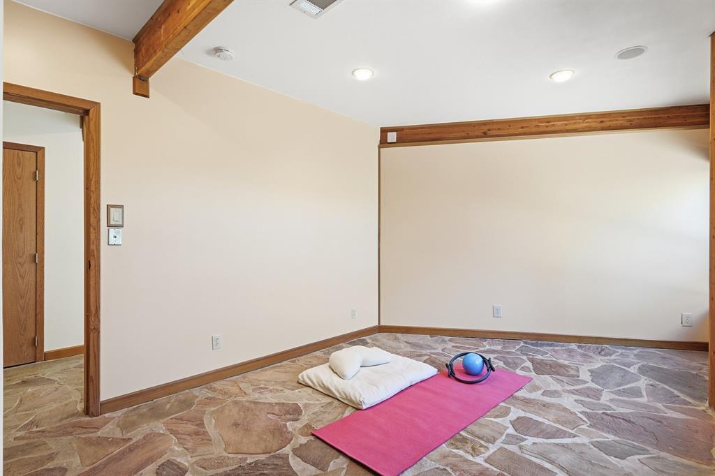 Emerald Sound At Lake Lewisvil - Residential