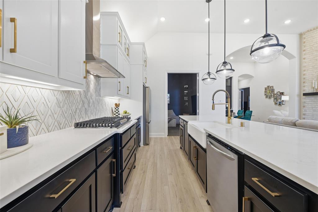 Tavolo Park Ph 4 - Residential