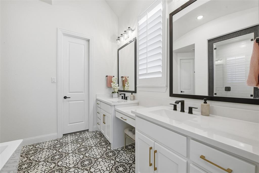 Tavolo Park Ph 4 - Residential