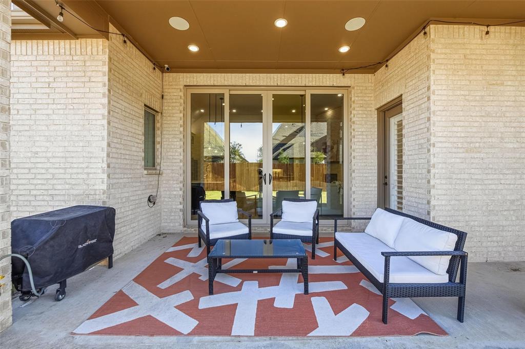 Tavolo Park Ph 4 - Residential