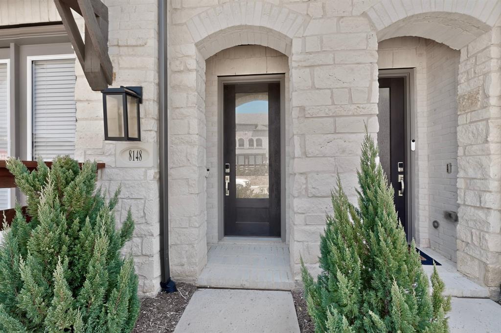 8148 Legacy Oak Drive