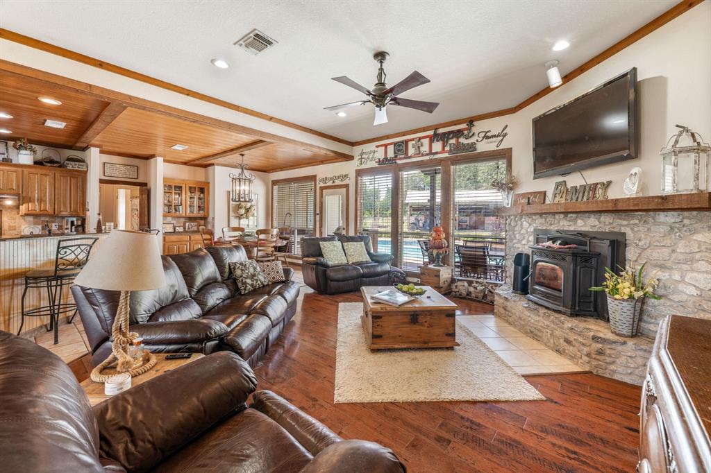 4951 N FM 51