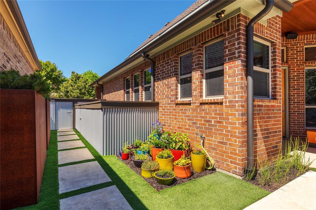 Village Of Ballantrae Sec Two - Residential